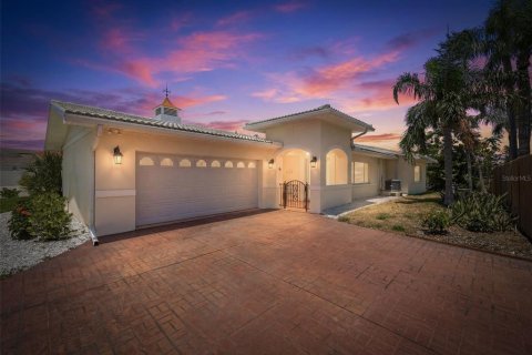 Villa ou maison à vendre à Saint Petersburg, Floride: 3 chambres, 155.24 m2 № 2224336 - photo 2