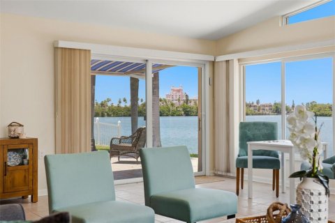 Villa ou maison à vendre à Saint Petersburg, Floride: 3 chambres, 155.24 m2 № 2224336 - photo 7