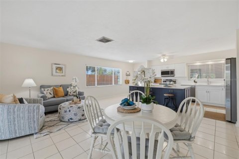 Villa ou maison à vendre à Saint Petersburg, Floride: 3 chambres, 155.24 m2 № 2224336 - photo 24