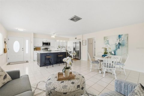 Villa ou maison à vendre à Saint Petersburg, Floride: 3 chambres, 155.24 m2 № 2224336 - photo 9