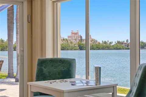 Villa ou maison à vendre à Saint Petersburg, Floride: 3 chambres, 155.24 m2 № 2224336 - photo 8