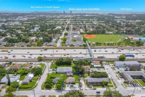 Propiedad comercial en venta en Miami, Florida № 1699889 - foto 4
