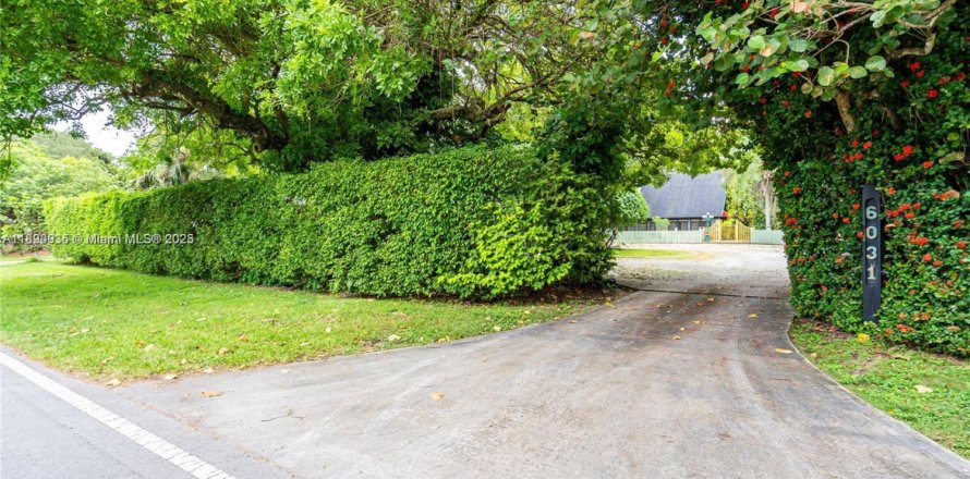 Casa en Miami, Florida 4 dormitorios, 182.55 m2 № 1944860