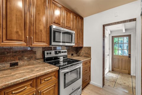 Casa en venta en Miami, Florida, 4 dormitorios, 182.55 m2 № 1944860 - foto 16