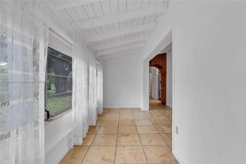 Casa en venta en Miami, Florida, 4 dormitorios, 182.55 m2 № 1944860 - foto 7