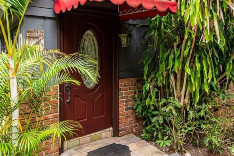 Casa en venta en Miami, Florida, 4 dormitorios, 182.55 m2 № 1944860 - foto 6