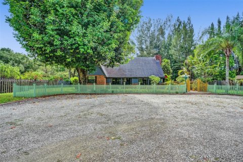 Casa en venta en Miami, Florida, 4 dormitorios, 182.55 m2 № 1944860 - foto 4