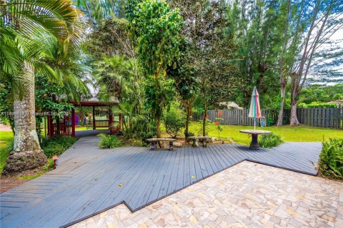 Casa en venta en Miami, Florida, 4 dormitorios, 182.55 m2 № 1944860 - foto 29