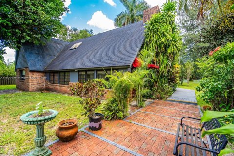 Casa en venta en Miami, Florida, 4 dormitorios, 182.55 m2 № 1944860 - foto 5