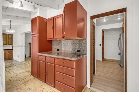 Casa en venta en Miami, Florida, 4 dormitorios, 182.55 m2 № 1944860 - foto 18