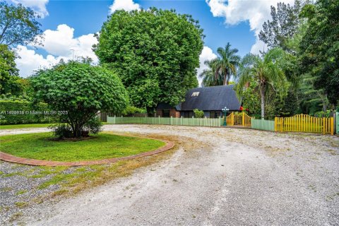 Casa en venta en Miami, Florida, 4 dormitorios, 182.55 m2 № 1944860 - foto 2