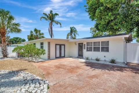 House in Sarasota, Florida 3 bedrooms, 130.25 sq.m. № 1767261 - photo 1