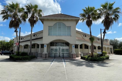 Купить коммерческую недвижимость в Мирамар, Флорида № 2034874 - фото 3