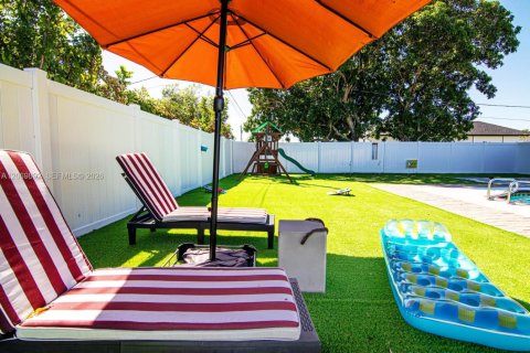 Villa ou maison à vendre à Cape Coral, Floride: 3 chambres, 126.07 m2 № 2295459 - photo 30