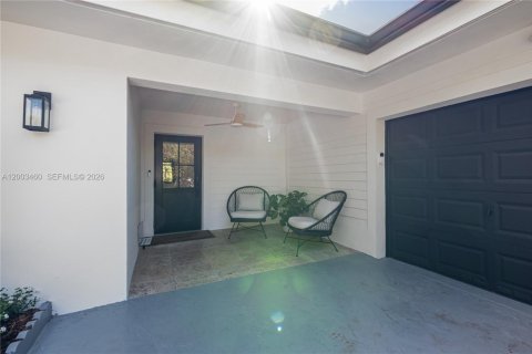 Villa ou maison à vendre à Pinecrest, Floride: 5 chambres, 279.08 m2 № 2066900 - photo 8