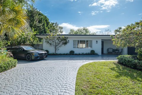 Villa ou maison à vendre à Pinecrest, Floride: 5 chambres, 279.08 m2 № 2066900 - photo 2