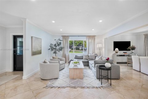 Villa ou maison à vendre à Pinecrest, Floride: 5 chambres, 279.08 m2 № 2066900 - photo 11