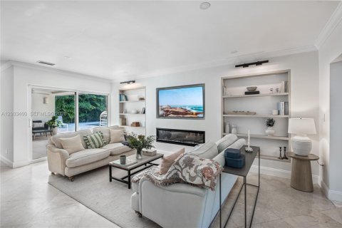 Villa ou maison à vendre à Pinecrest, Floride: 5 chambres, 279.08 m2 № 2066900 - photo 17