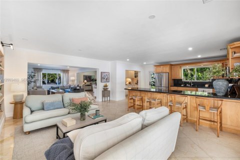 Villa ou maison à vendre à Pinecrest, Floride: 5 chambres, 279.08 m2 № 2066900 - photo 16