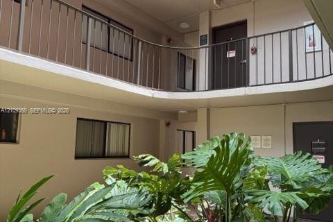 Copropriété à louer à Miami, Floride: 2 chambres, 89.65 m2 № 2423013 - photo 2