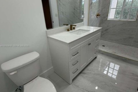 Снять в аренду таунхаус в Хомстед, Флорида 3 спальни, 146.79м2, № 1990653 - фото 3