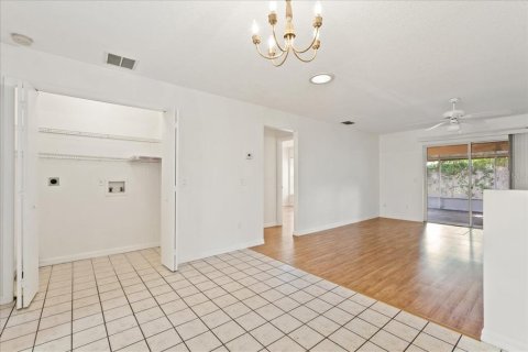 Condo in Belleview, Florida, 2 bedrooms  № 1871219 - photo 12