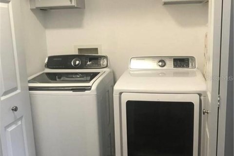 Снять в аренду таунхаус в Лейквуд Ранч, Флорида 2 комнаты, 93.46м2, № 1786724 - фото 17