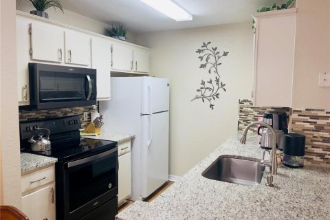 Снять в аренду таунхаус в Лейквуд Ранч, Флорида 2 комнаты, 93.46м2, № 1786724 - фото 6