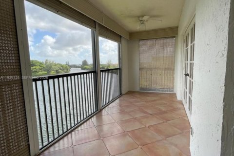 Condominio en alquiler en Lauderhill, Florida, 2 dormitorios, 118.91 m2 № 1997934 - foto 8