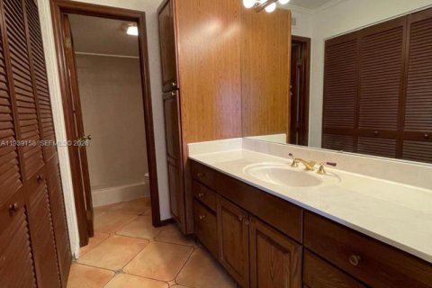 Condominio en alquiler en Lauderhill, Florida, 2 dormitorios, 118.91 m2 № 1997934 - foto 13