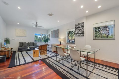 Снять в аренду кондоминиум в Майами-Бич, Флорида 1 спальня, 79.71м2, № 2005782 - фото 2