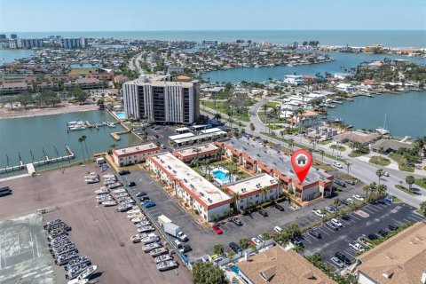 Copropriété à vendre à Treasure Island, Floride: 1 chambre, 59.92 m2 № 1630518 - photo 1