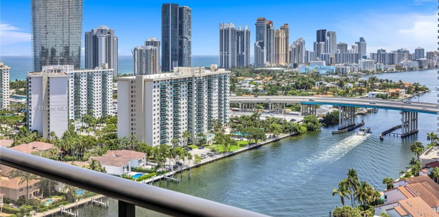 Condo à Aventura, Floride, 4 chambres  № 1841302