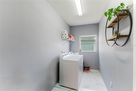 Casa en venta en Kissimmee, Florida, 4 dormitorios, 253.99 m2 № 1906615 - foto 16