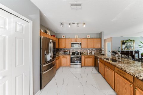 Casa en venta en Kissimmee, Florida, 4 dormitorios, 253.99 m2 № 1906615 - foto 13