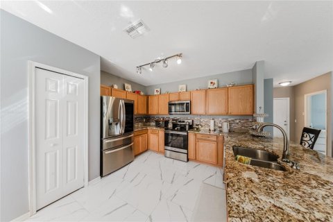 Casa en venta en Kissimmee, Florida, 4 dormitorios, 253.99 m2 № 1906615 - foto 14