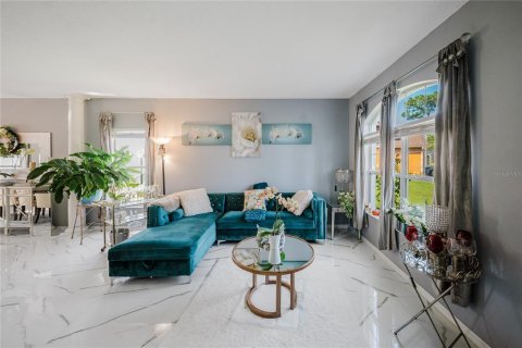 Casa en venta en Kissimmee, Florida, 4 dormitorios, 253.99 m2 № 1906615 - foto 2