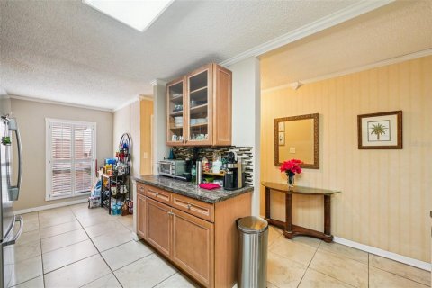 Condo in Saint Petersburg, Florida, 2 bedrooms  № 1814967 - photo 14
