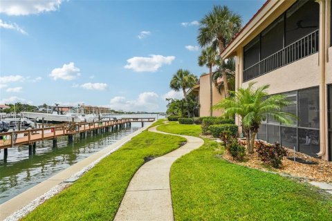 Condo in Saint Petersburg, Florida, 2 bedrooms  № 1814967 - photo 28