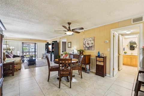 Condo in Saint Petersburg, Florida, 2 bedrooms  № 1814967 - photo 13
