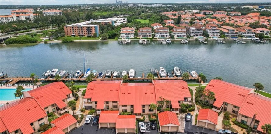 Condo in Saint Petersburg, Florida, 2 bedrooms № 1814967