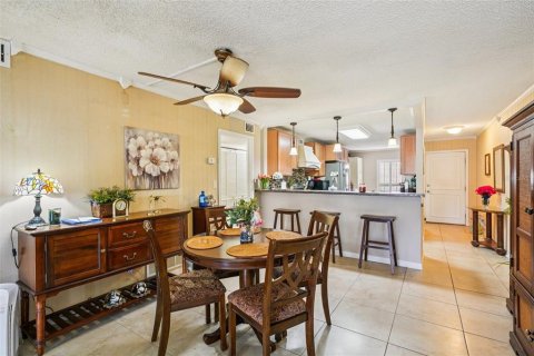 Condo in Saint Petersburg, Florida, 2 bedrooms  № 1814967 - photo 9