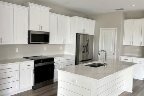 House in Groveland, Florida 4 bedrooms, 192.59 sq.m. № 1628744 - photo 5