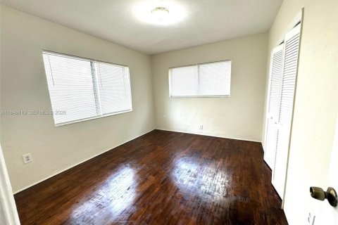 Снять в аренду квартиру в Корал-Гейблс, Флорида 1 спальня, № 2005090 - фото 9