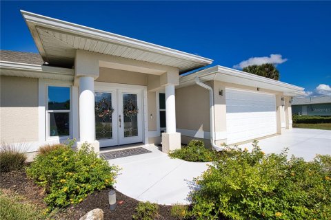 Villa ou maison à vendre à Rotonda, Floride: 3 chambres, 165.09 m2 № 2421984 - photo 3