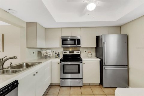 Купить кондоминиум в Венеция, Флорида 8 комнат, 99.87м2, № 1810653 - фото 12