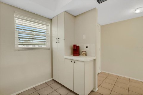 Купить кондоминиум в Венеция, Флорида 8 комнат, 99.87м2, № 1810653 - фото 17