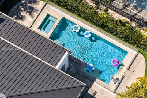 Casa en venta en Miami, Florida, 5 dormitorios, 380.16 m2 № 2029823 - foto 24