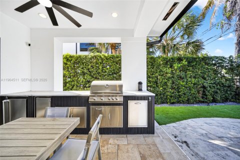 Casa en venta en Miami, Florida, 5 dormitorios, 380.16 m2 № 2029823 - foto 21