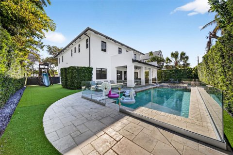 Casa en venta en Miami, Florida, 5 dormitorios, 380.16 m2 № 2029823 - foto 26